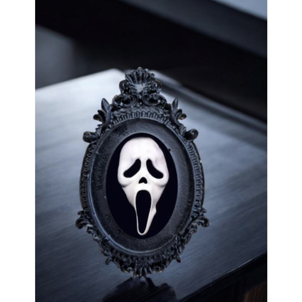 Ghost Face Pin Scream Badge Purse Accessory Backpack Decor Horror Decor